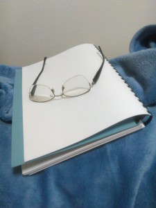 occhiali libro scrittore